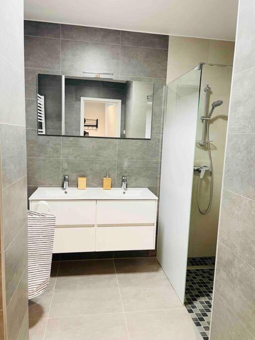 Apartment Luxury New Flat With Terrace & Parking-beg1 Luxemburg